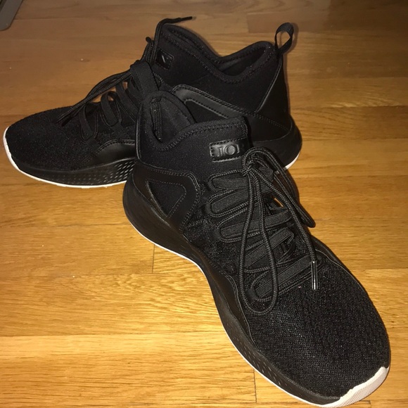 Sneakers - Picture 5 of 5